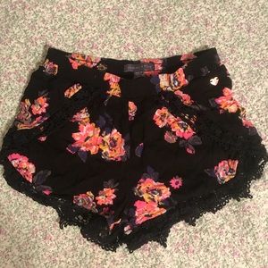 Kendall & Kylie floral shorts. Worn once.